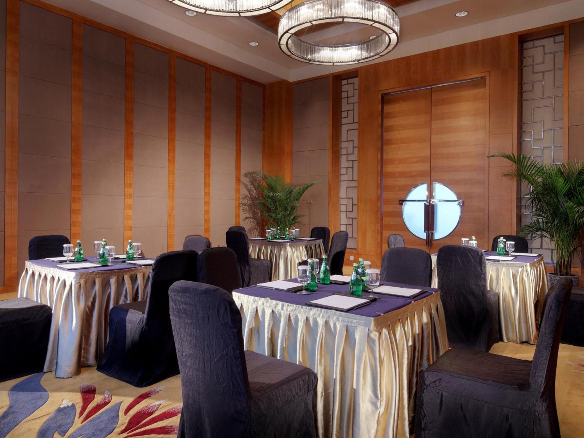 Holiday Inn Chengdu Century City-Westtower Экстерьер фото