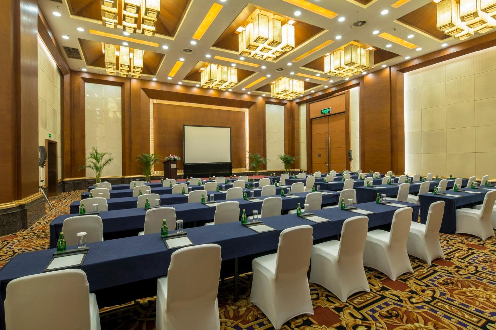Holiday Inn Chengdu Century City-Westtower Экстерьер фото