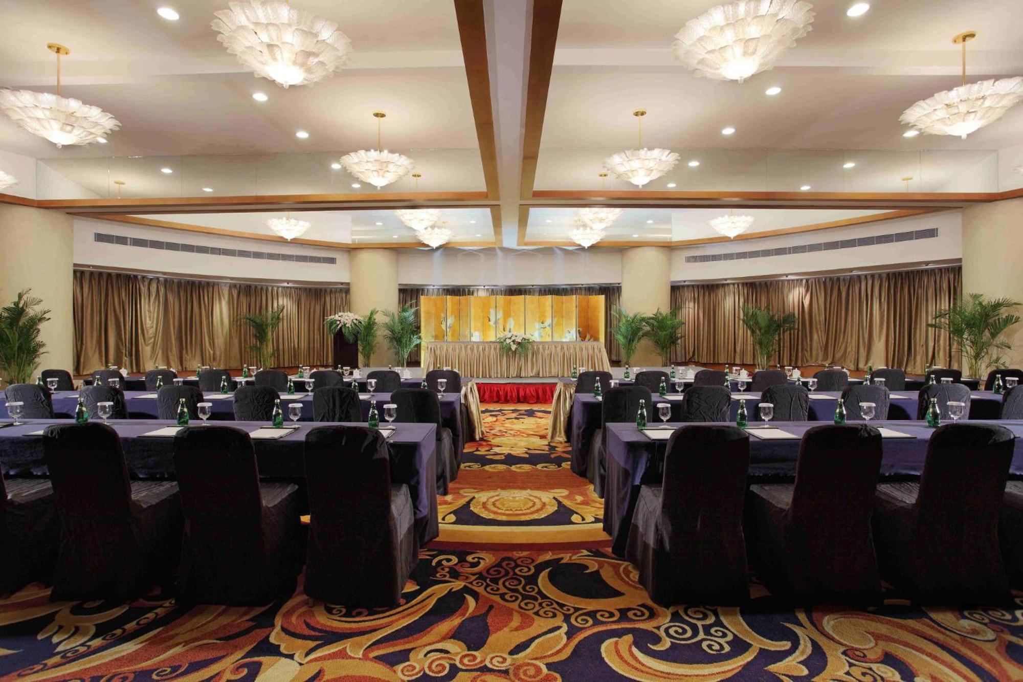 Holiday Inn Chengdu Century City-Westtower Экстерьер фото