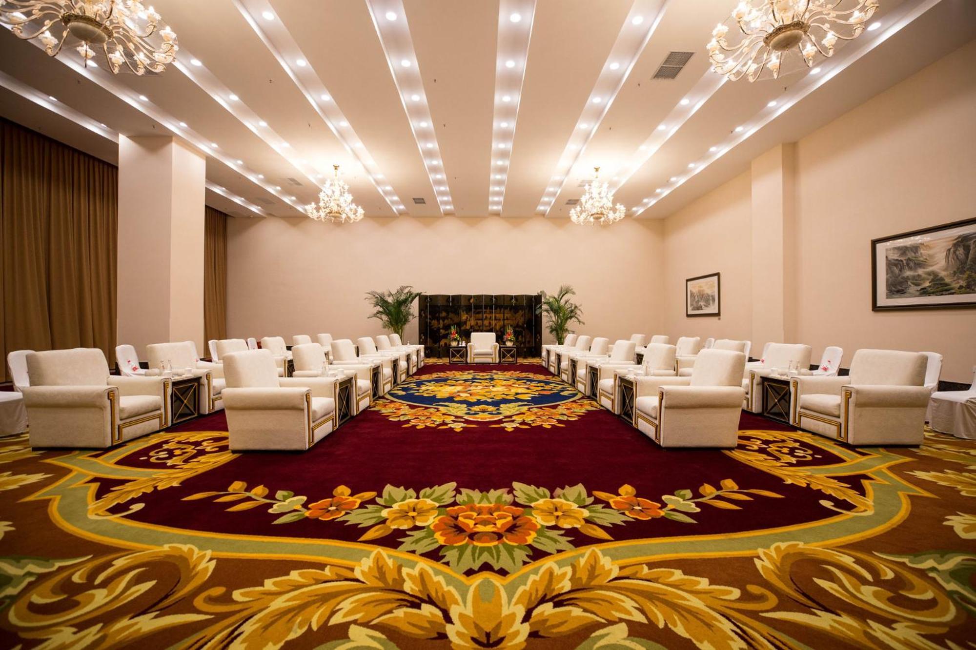 Holiday Inn Chengdu Century City-Westtower Экстерьер фото