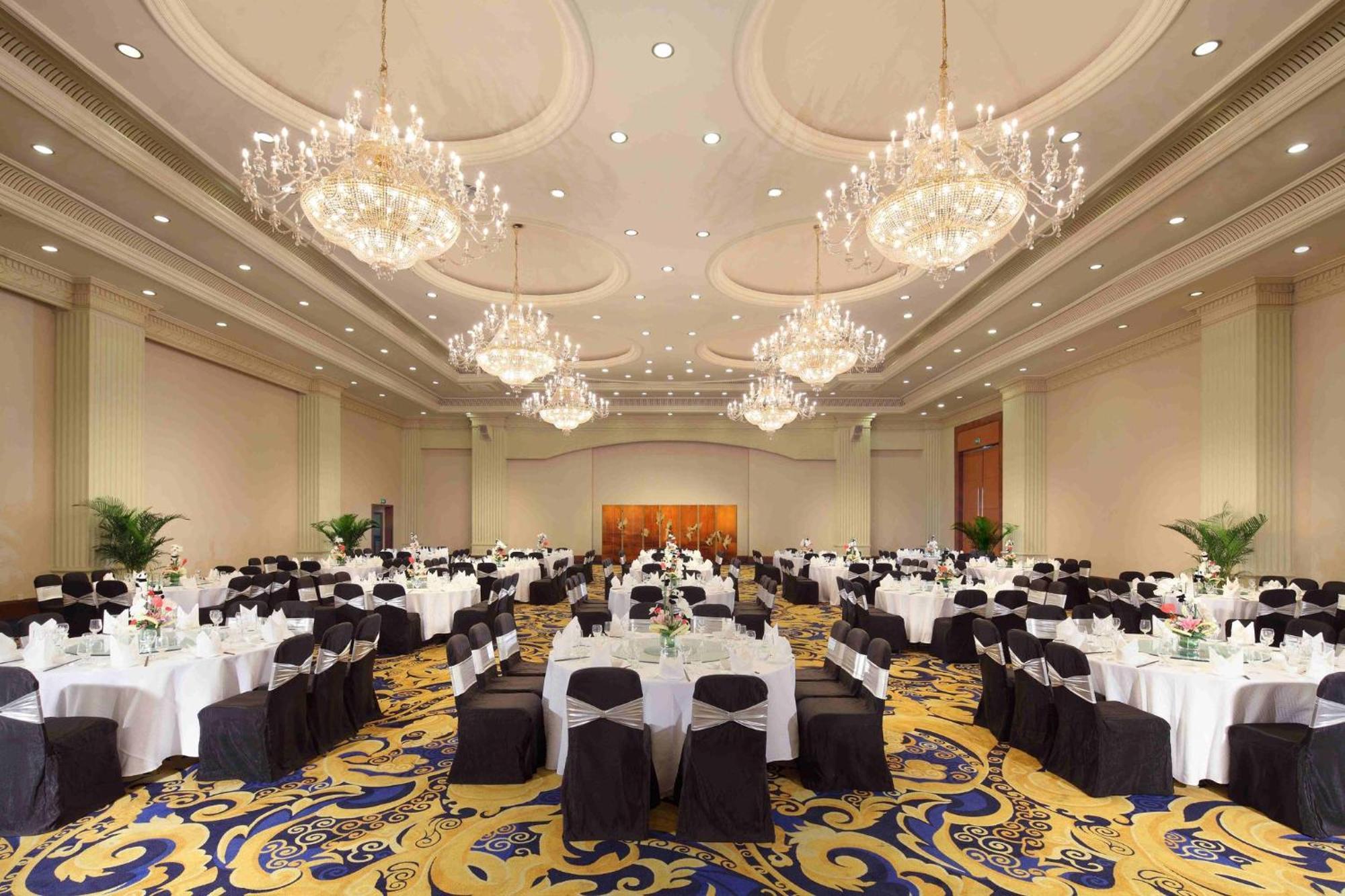Holiday Inn Chengdu Century City-Westtower Экстерьер фото