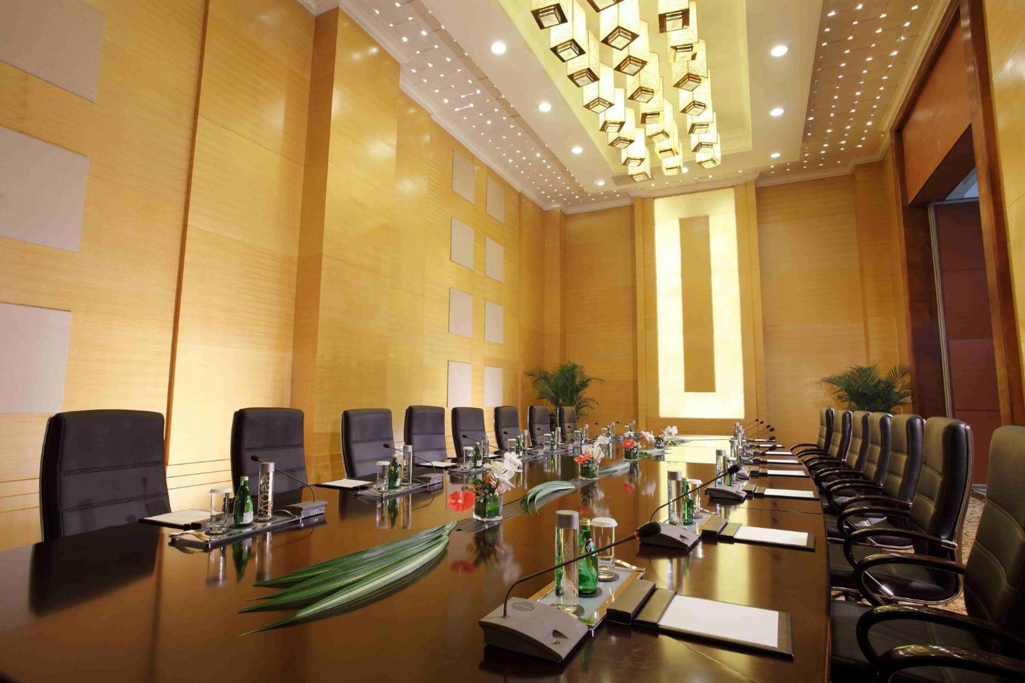 Holiday Inn Chengdu Century City-Westtower Экстерьер фото