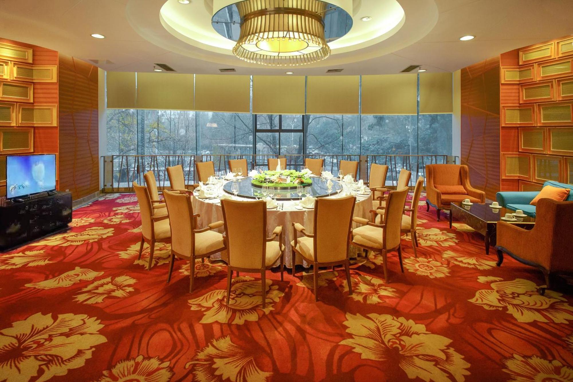 Holiday Inn Chengdu Century City-Westtower Экстерьер фото